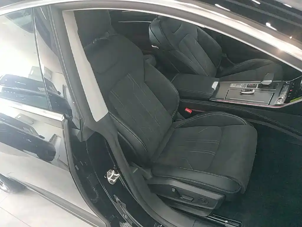 Audi A7L 2026 — фото 25