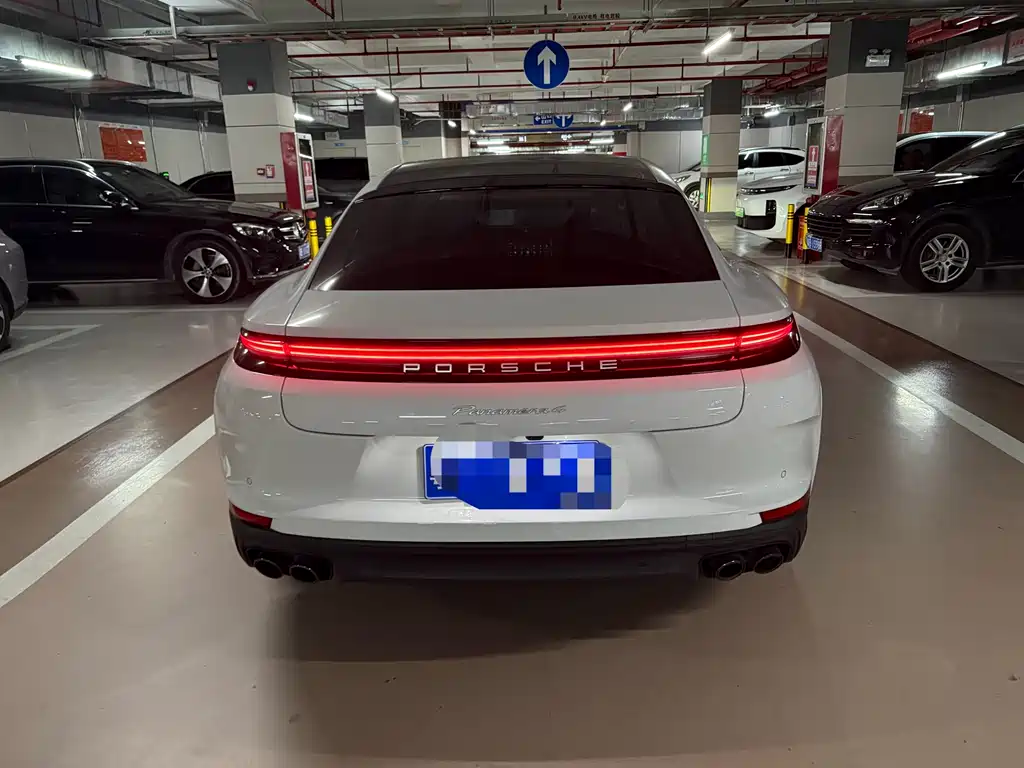 Porsche Panamera 2024