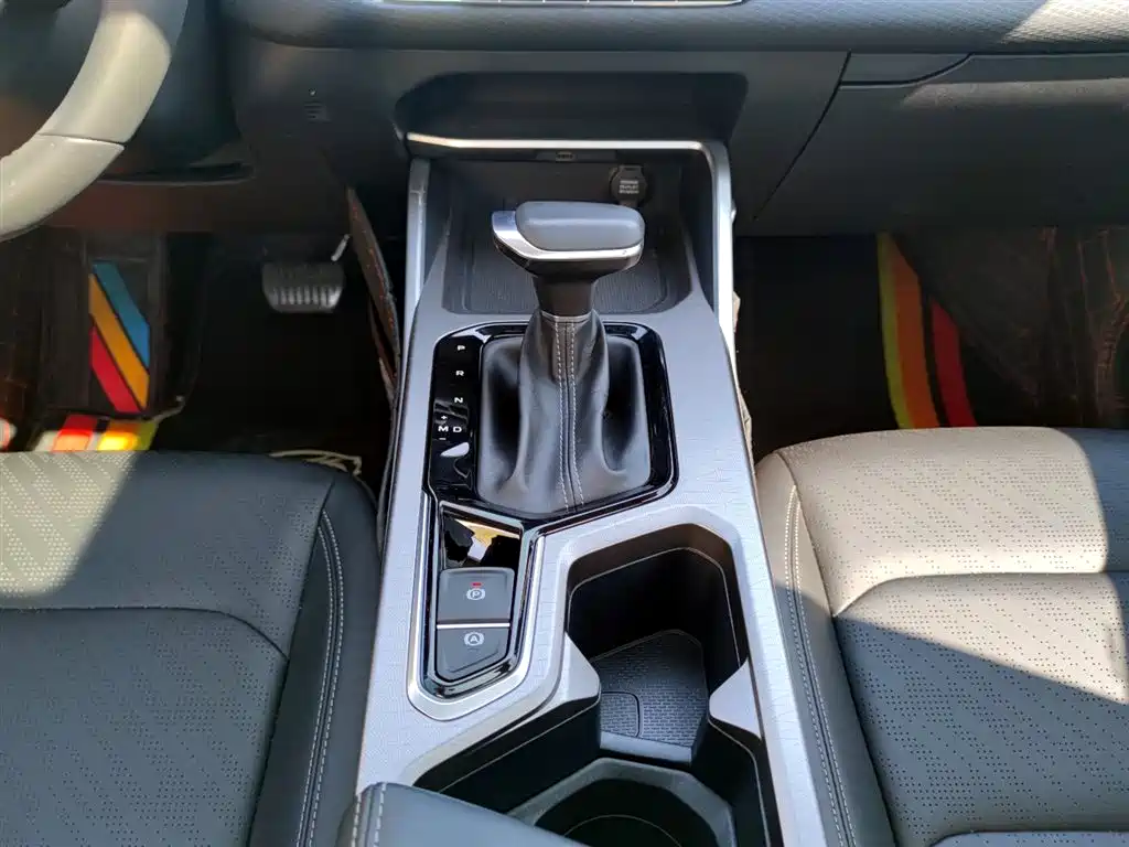 Geely Emgrand 2023 — фото 14