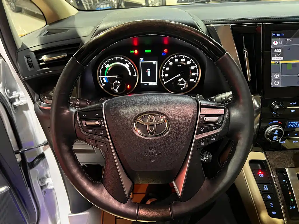 Toyota Vellfire 2022 — фото 9