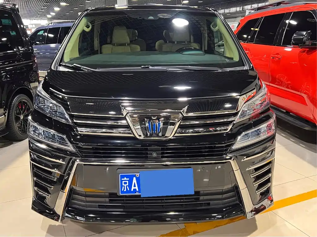 Toyota Vellfire 2022 — фото 1