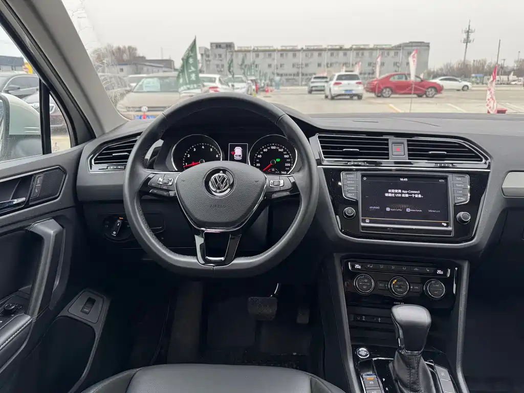 Volkswagen Tiguan L 2018 — фото 13