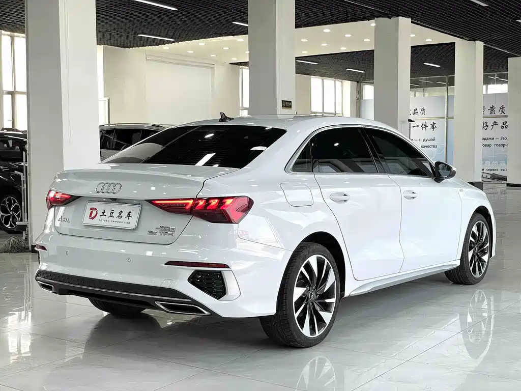 Audi A3 2023 — фото 4