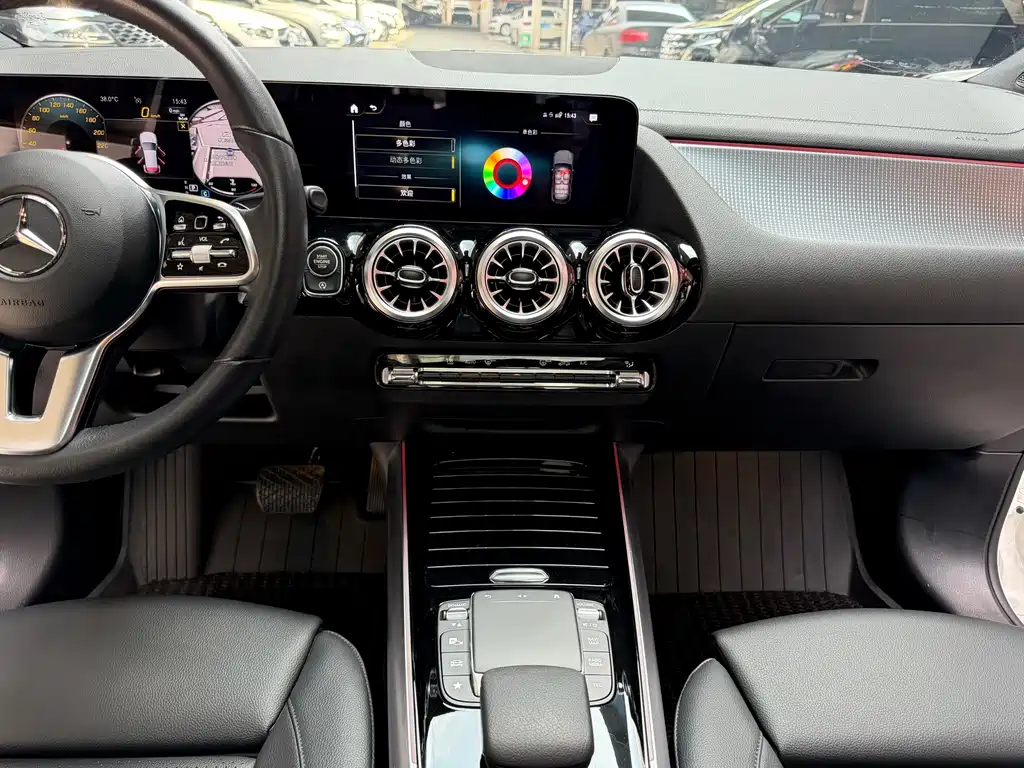 Mercedes-Benz GLA 2023 — фото 12