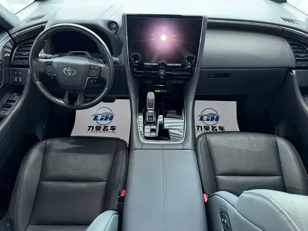 Toyota Alphard 2024