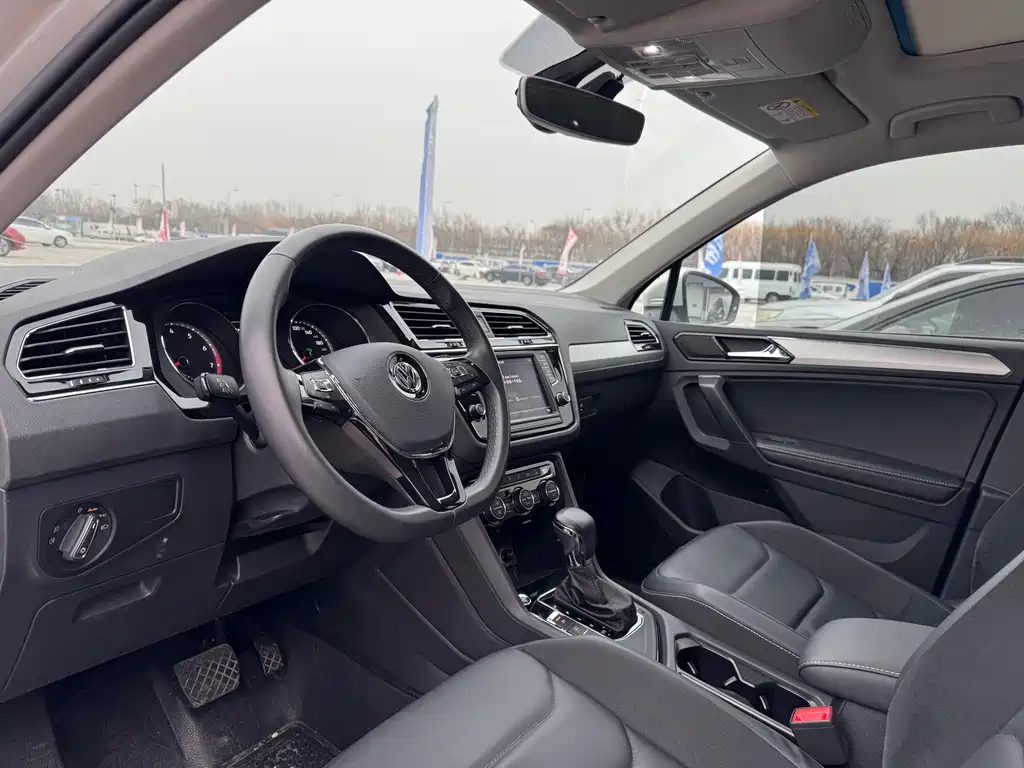 Volkswagen Tiguan L 2018 — фото 9