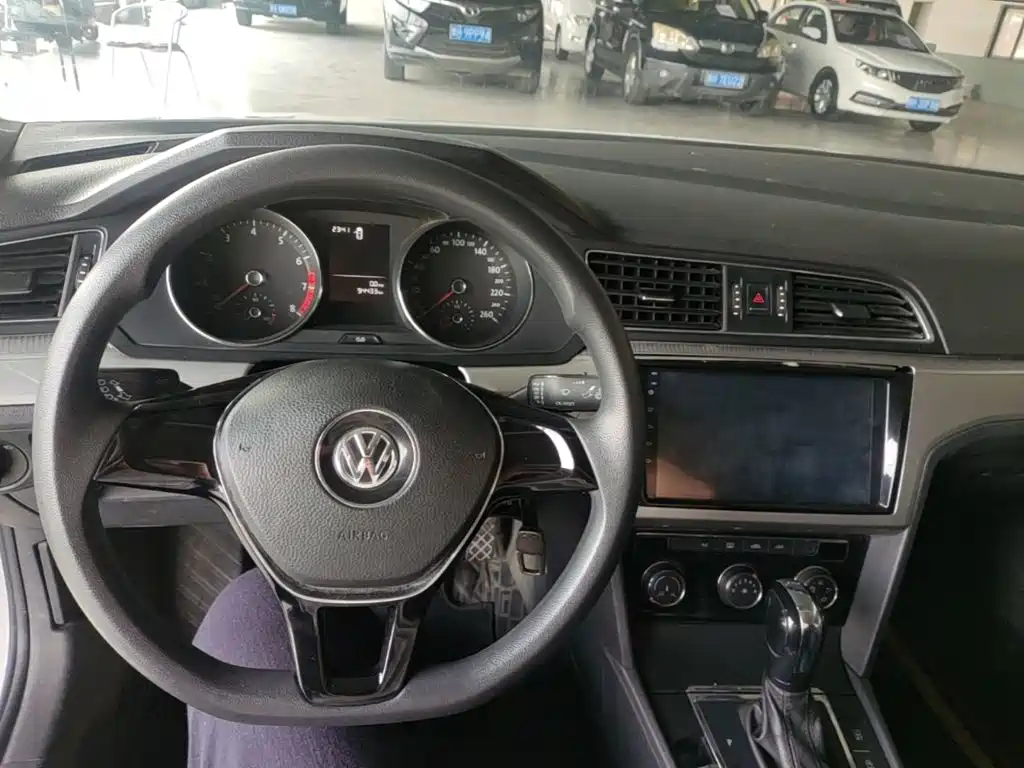 Volkswagen Lamando 2018 — фото 10