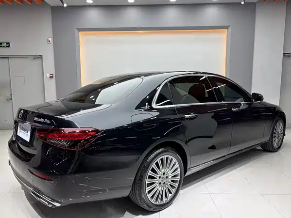 Mercedes-Benz E-Class 2022