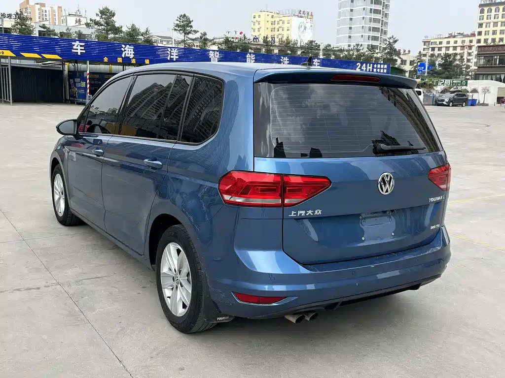 Volkswagen Touran 2019 — фото 7
