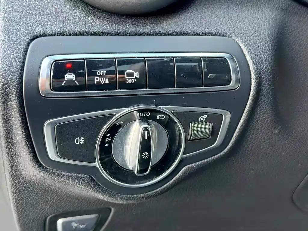 Mercedes-Benz GLC 2016 — фото 13
