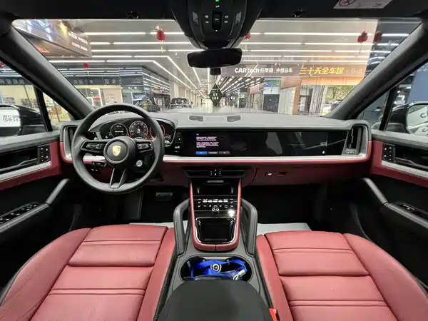 Porsche Cayenne 2025