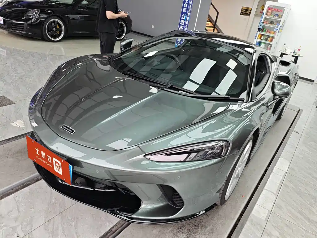 McLaren GT 2021