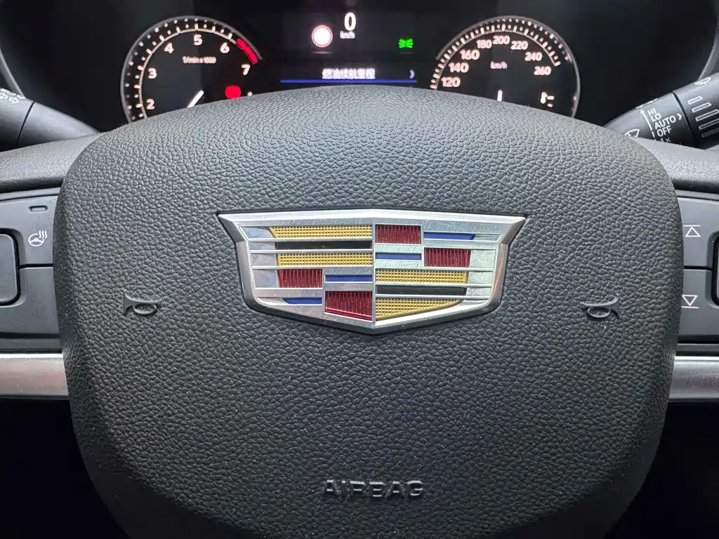 Cadillac XT4 2020 — фото 22