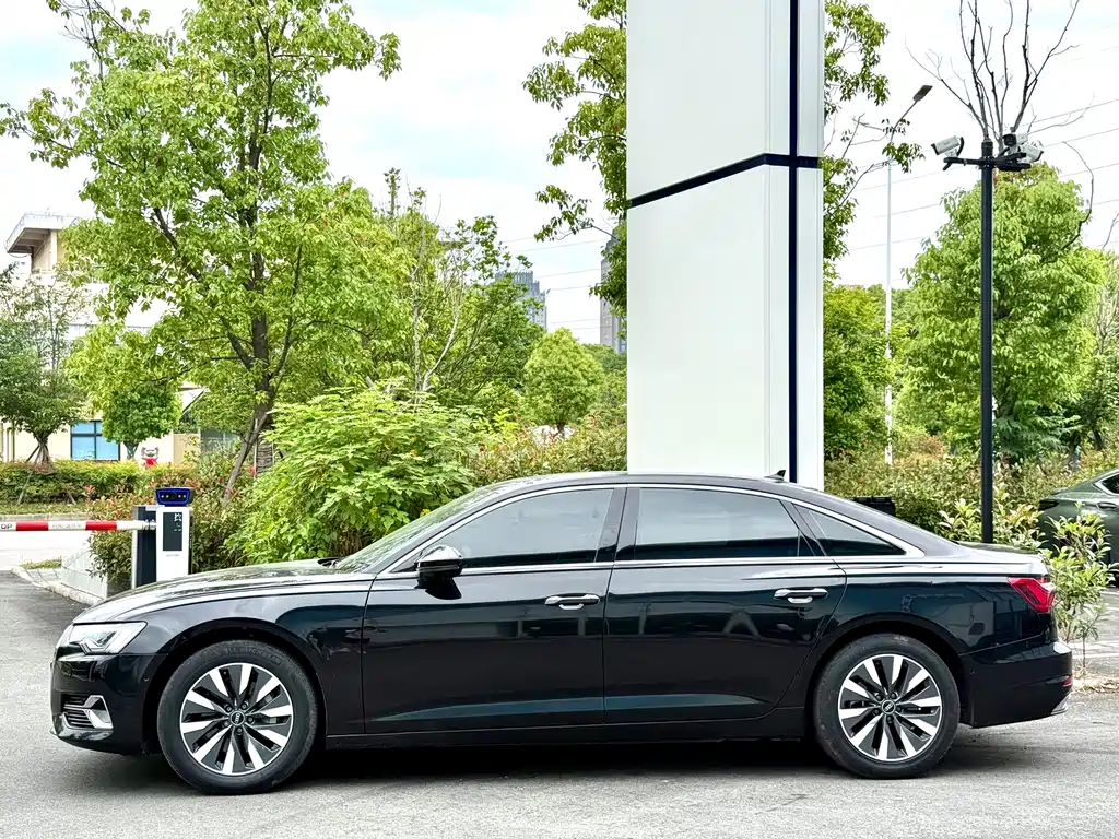 Audi A6L 2023