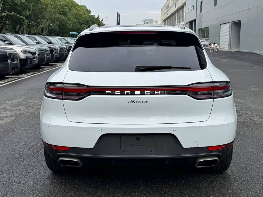 Porsche Macan 2019 — фото 23