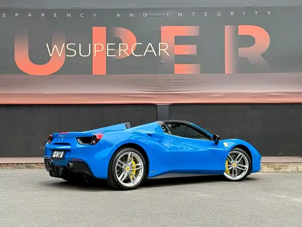 Ferrari 488 2015