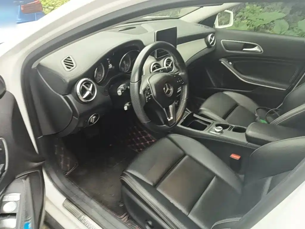 Mercedes-Benz GLA 2016 — фото 16