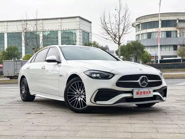 Mercedes-Benz C-Class 2024