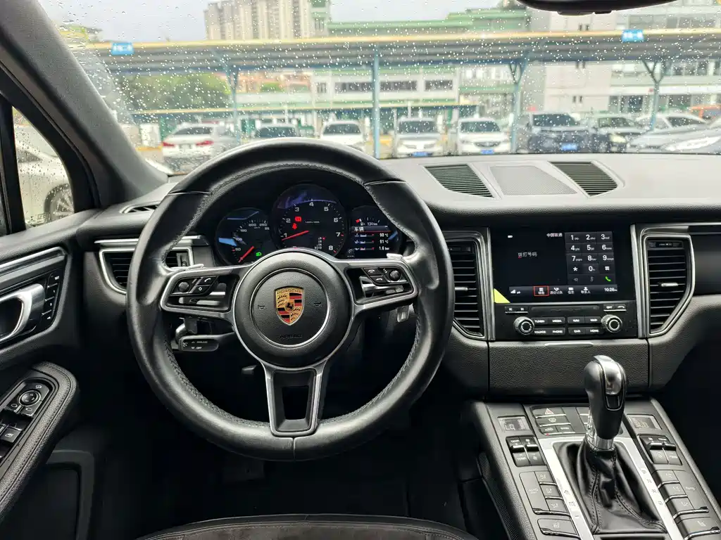 Porsche Macan 2018 — фото 15