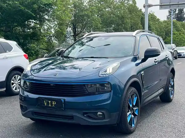 Lynk & Co 01 2019