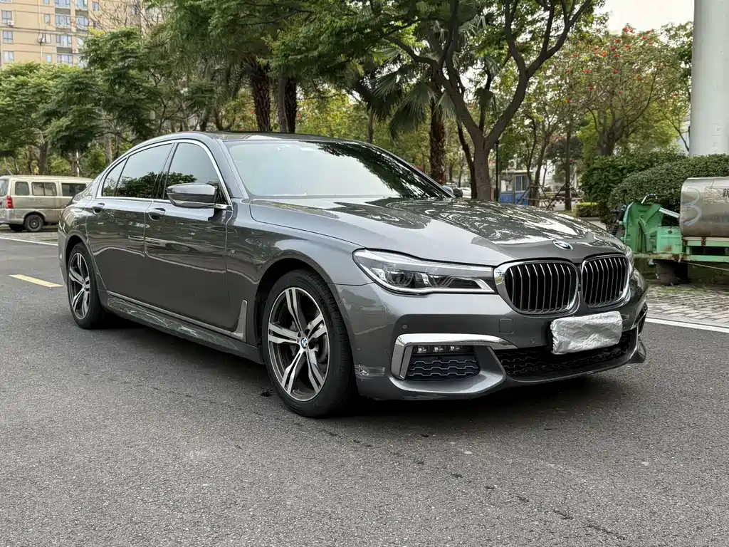 BMW 7 Series 2017 — фото 3