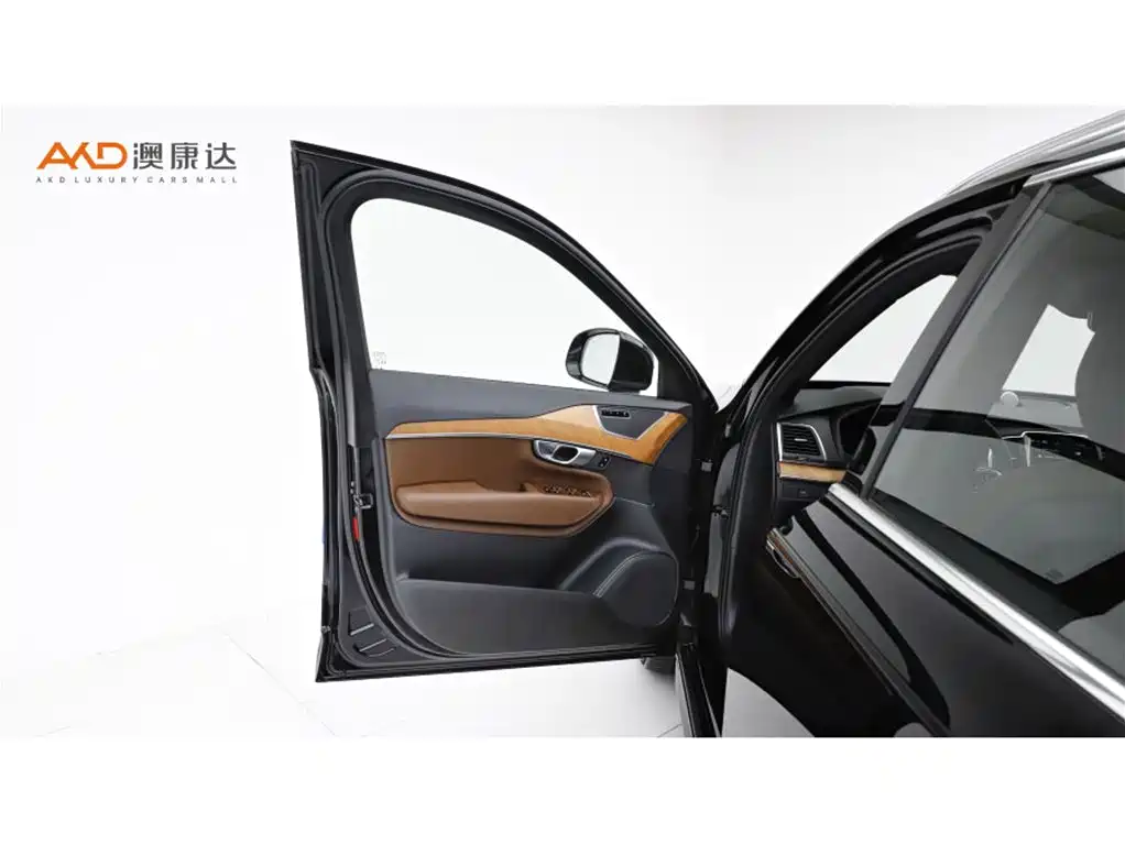 Volvo XC90 2024 — фото 10