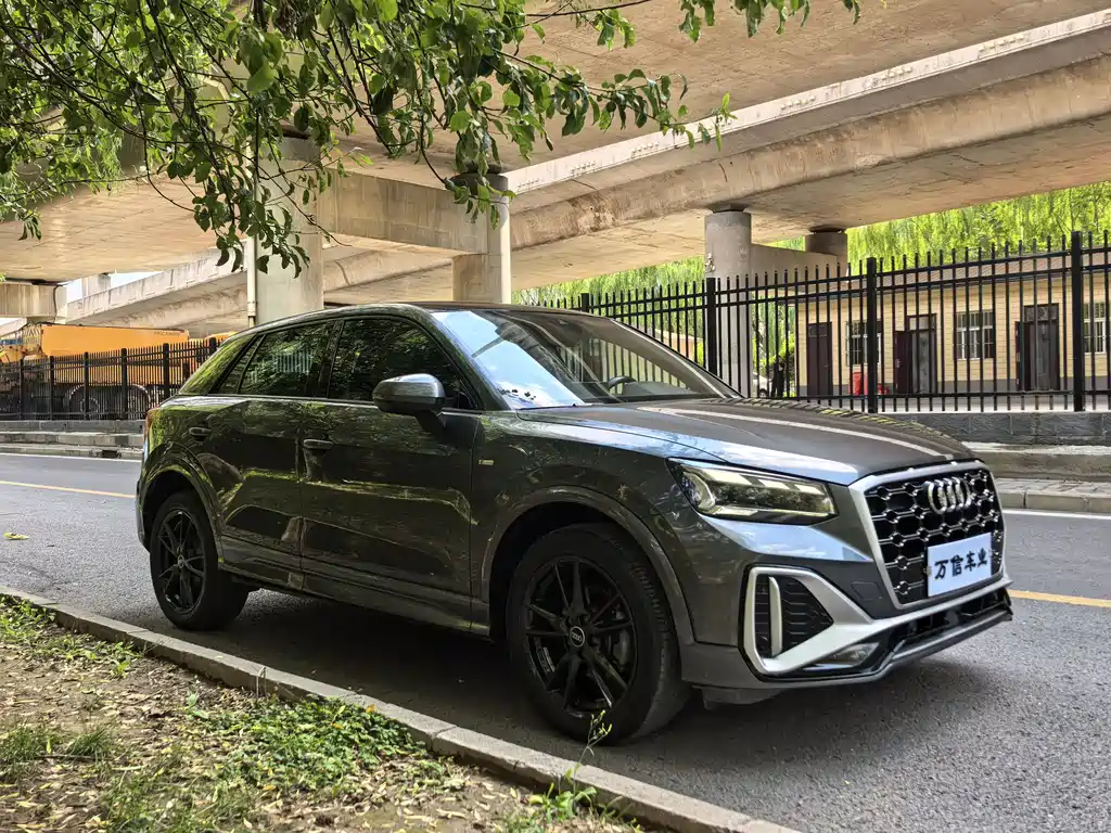Audi Q2L 2023 — фото 3