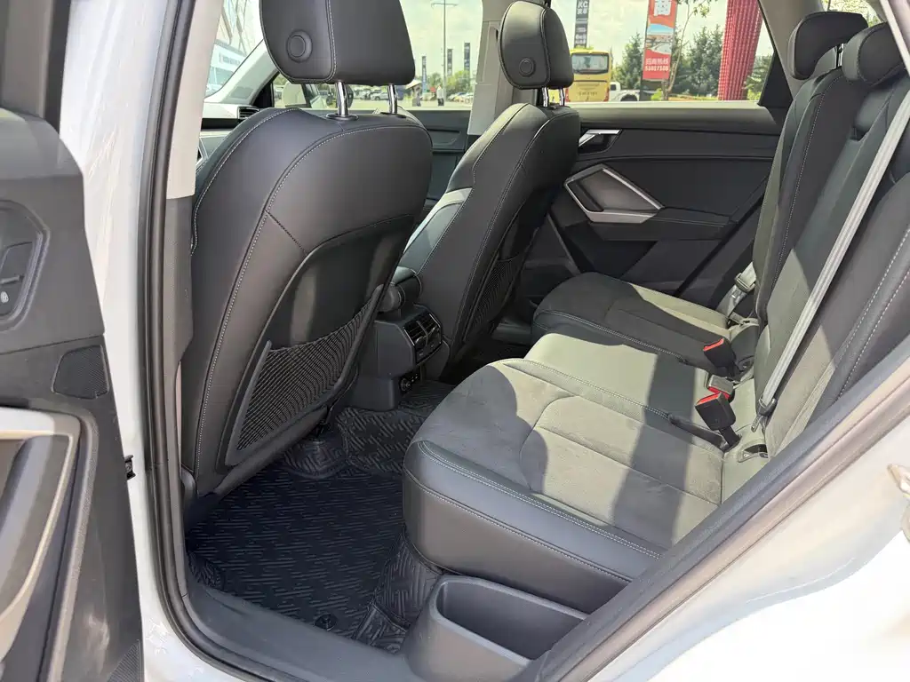 Audi Q3 2023 — фото 10