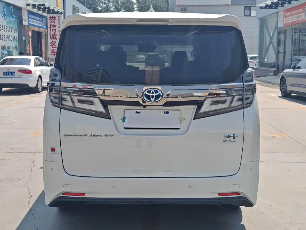 Toyota Alphard 2022 — фото 9