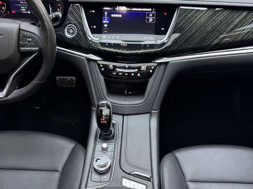 Cadillac XT6 2021 — фото 17