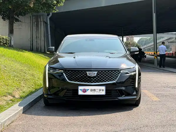 Cadillac CT4 2022
