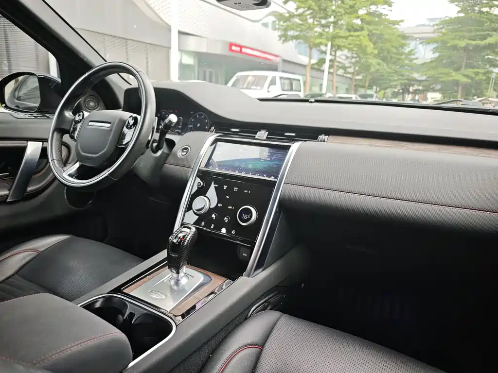 Land Rover Discovery Sport 2021 — фото 11