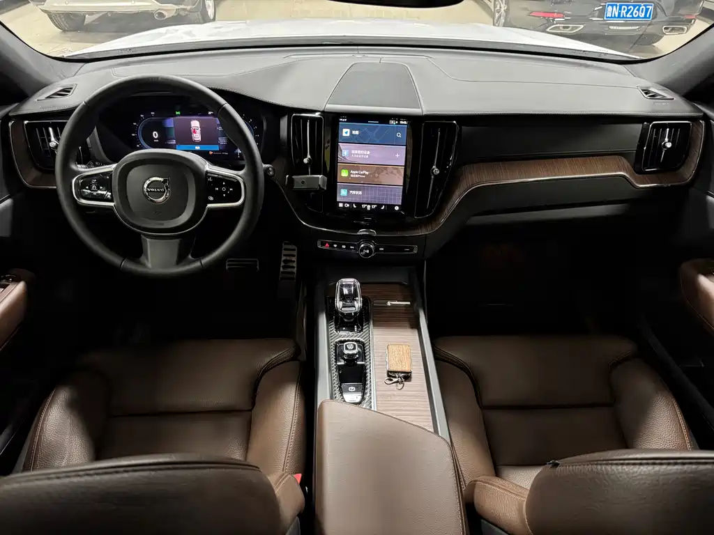 Volvo XC60 2024 — фото 13