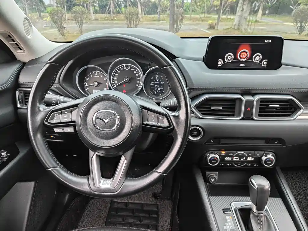 Mazda CX-5 2018 — фото 11