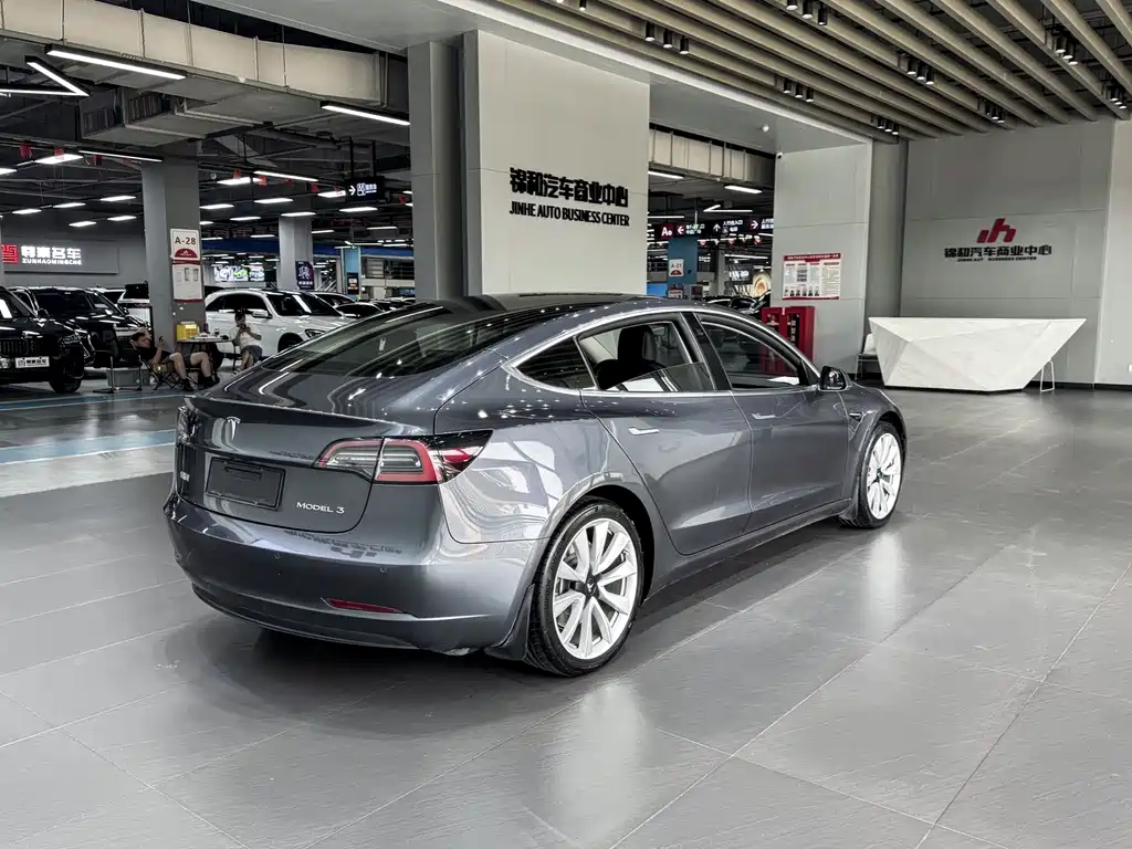 Tesla Model 3 2020 — фото 15