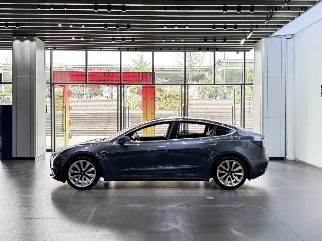 Tesla Model 3 2020 — фото 17