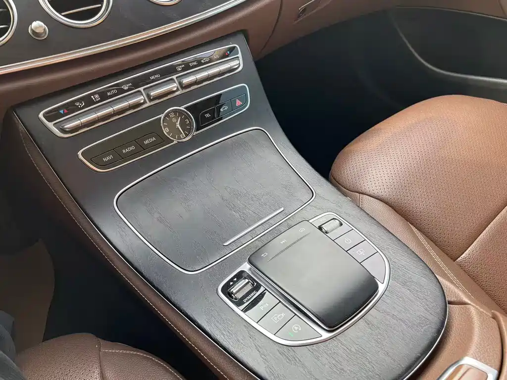 Mercedes-Benz E-Class 2018 — фото 12