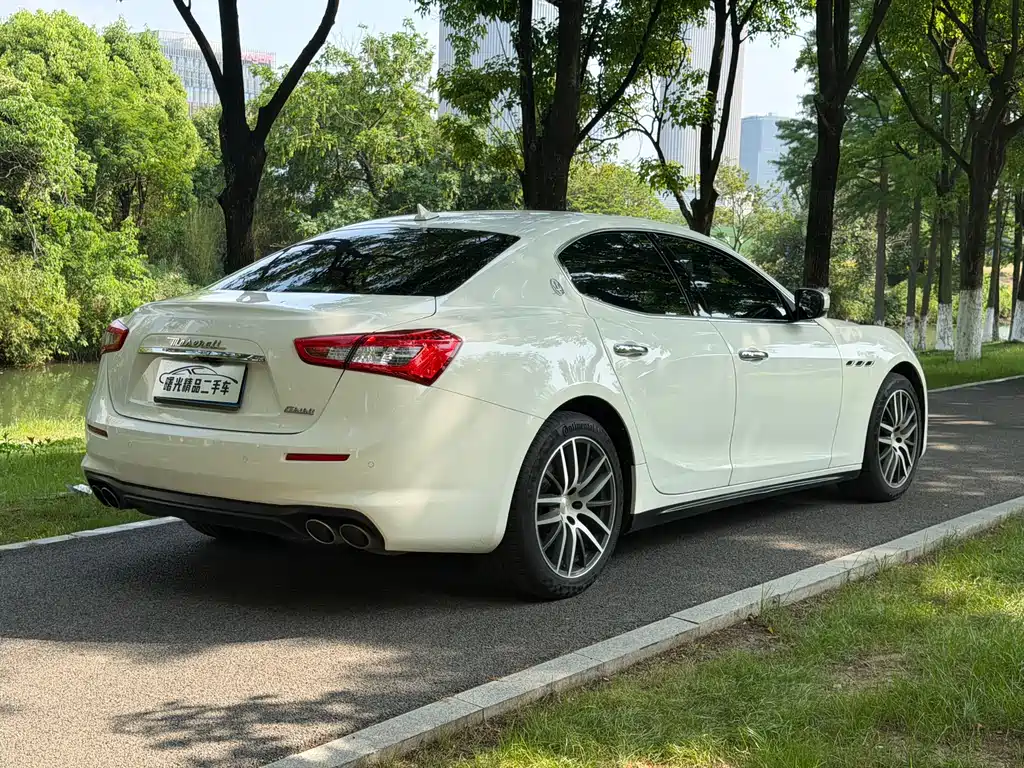 Maserati Ghibli 2020 — фото 10