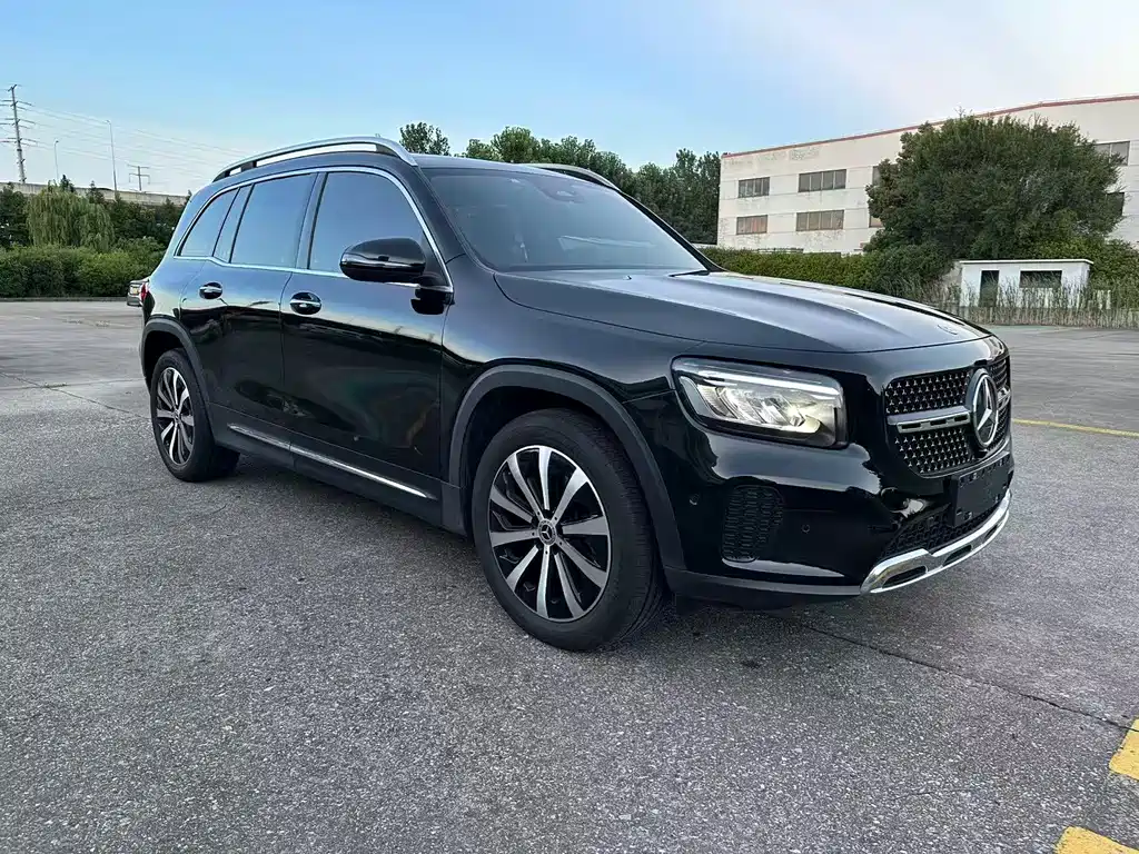 Mercedes-Benz GLB 2025