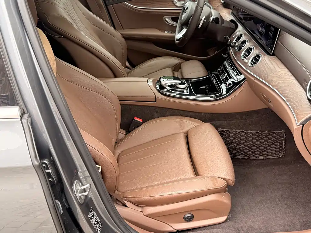Mercedes-Benz E-Class 2017 — фото 11