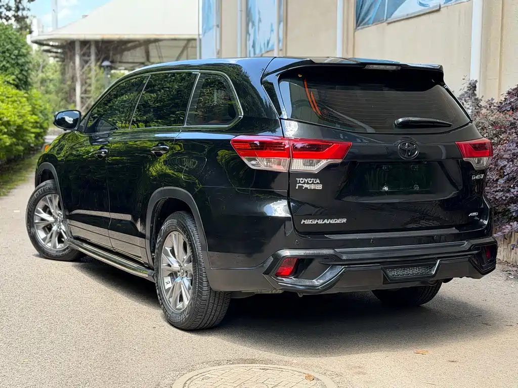 Toyota Highlander 2018 — фото 19