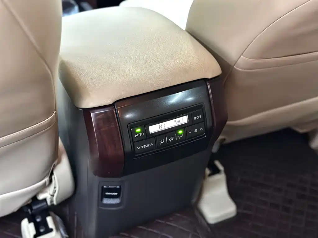 Toyota Prado 2017 — фото 17
