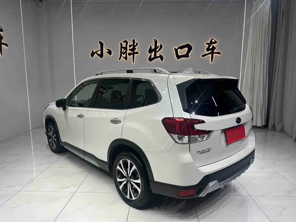 Subaru Forester 2022 — фото 6