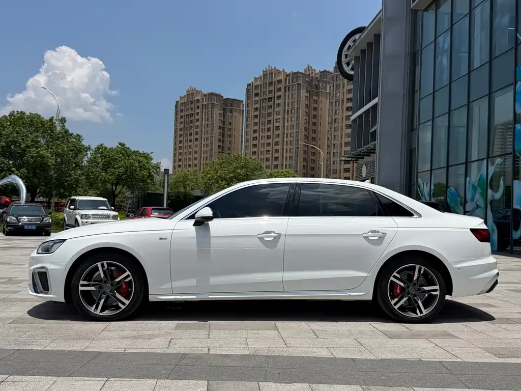 Audi A4L 2021