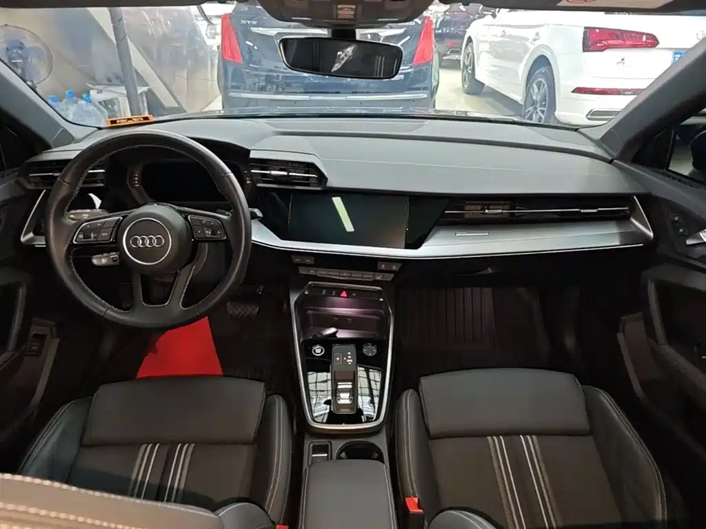 Audi A3 2024 — фото 10