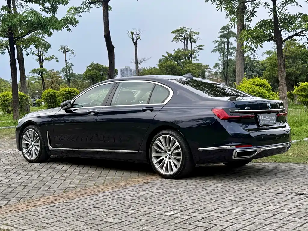 BMW 7 Series 2019 — фото 25