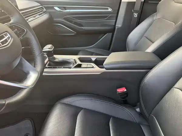 Geely Emgrand 2022
