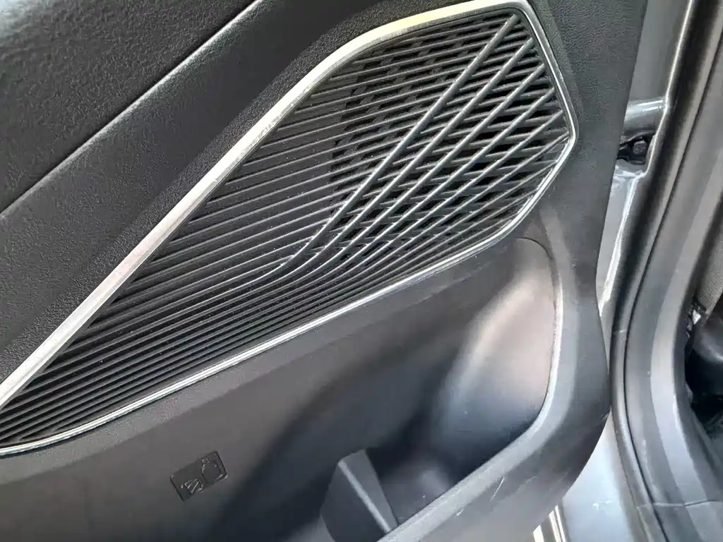 Geely Emgrand 2022
