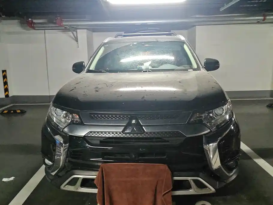 Mitsubishi Outlander 2019 — фото 2
