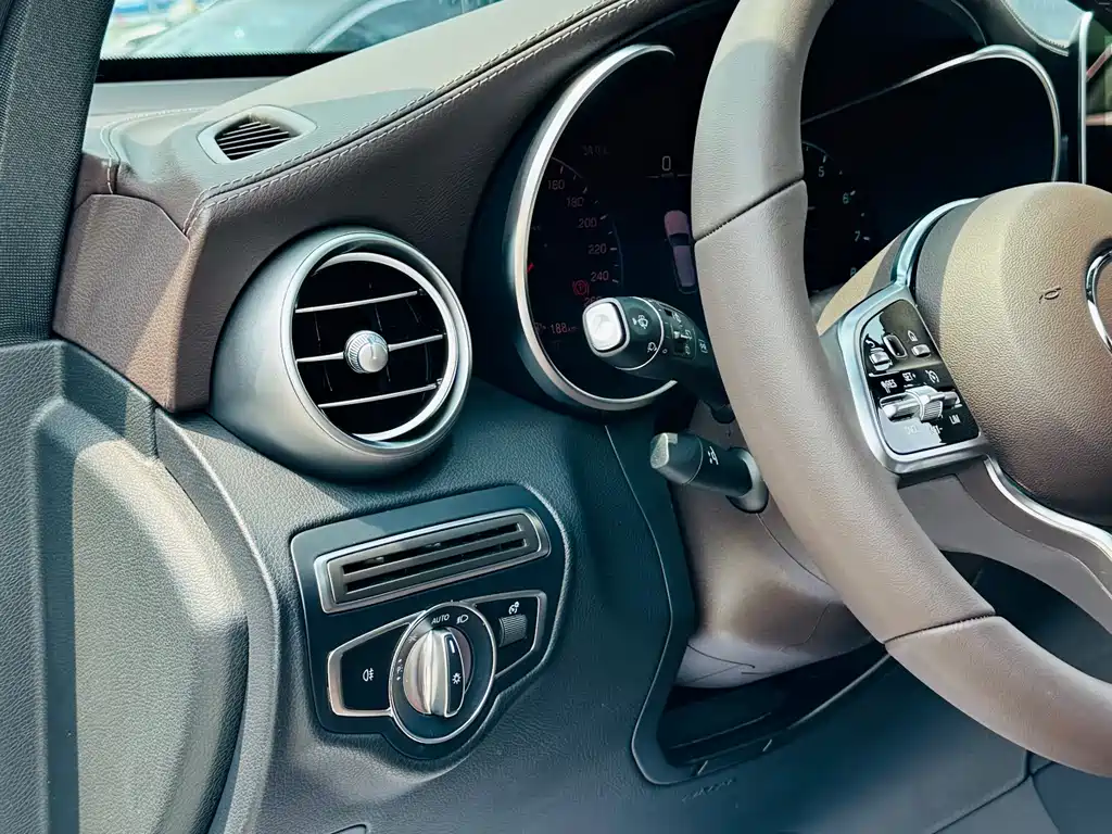Mercedes-Benz GLC 2022 — фото 11
